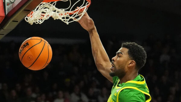 Oregon men’s basketball heads to Canada for exhibition games