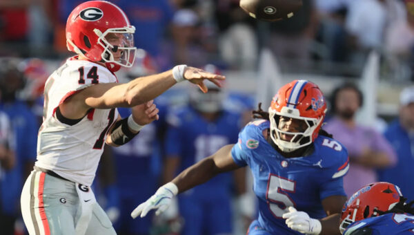Florida football awards tracker, LB Myles Graham named to Bednarik list