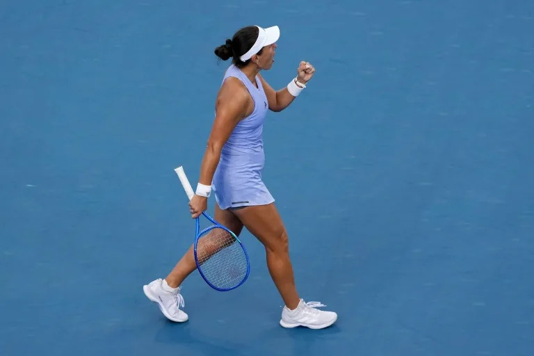 Pegula dethrones Swiatek to reach Cincinnati final