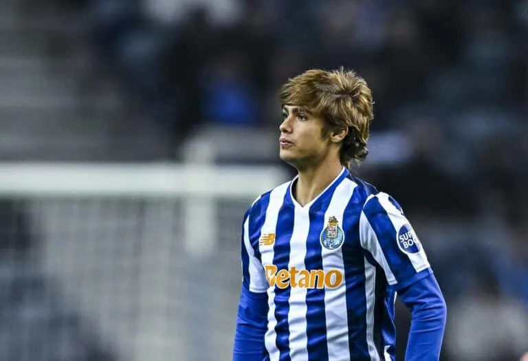 From Portugal: Porto break off talks with Roma for Mora