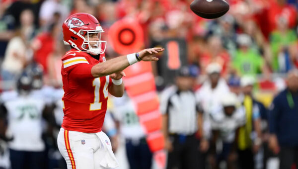 Seattle's Myers misses field goal on final play and Seahawks play to 9-9 tie with Chiefs