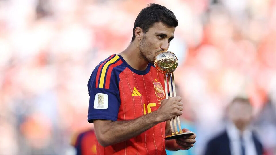 FC Barcelona Makes Contact With Manchester City And Rodri