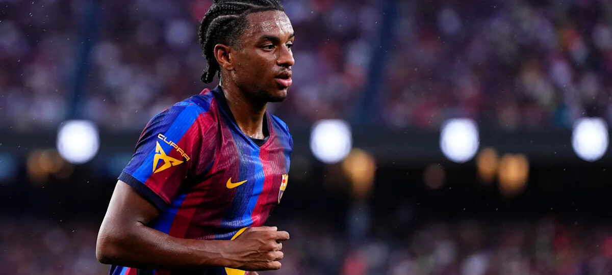 Alejandro Balde left out of Barcelona squad for La Liga opener against Elche