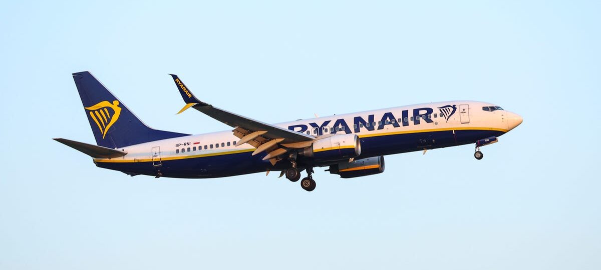 An airline passenger almost got sucked out of the plane. A new report shows how it happened.