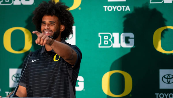 Dante Moore hasn’t ‘changed who he is’ as Oregon role grows