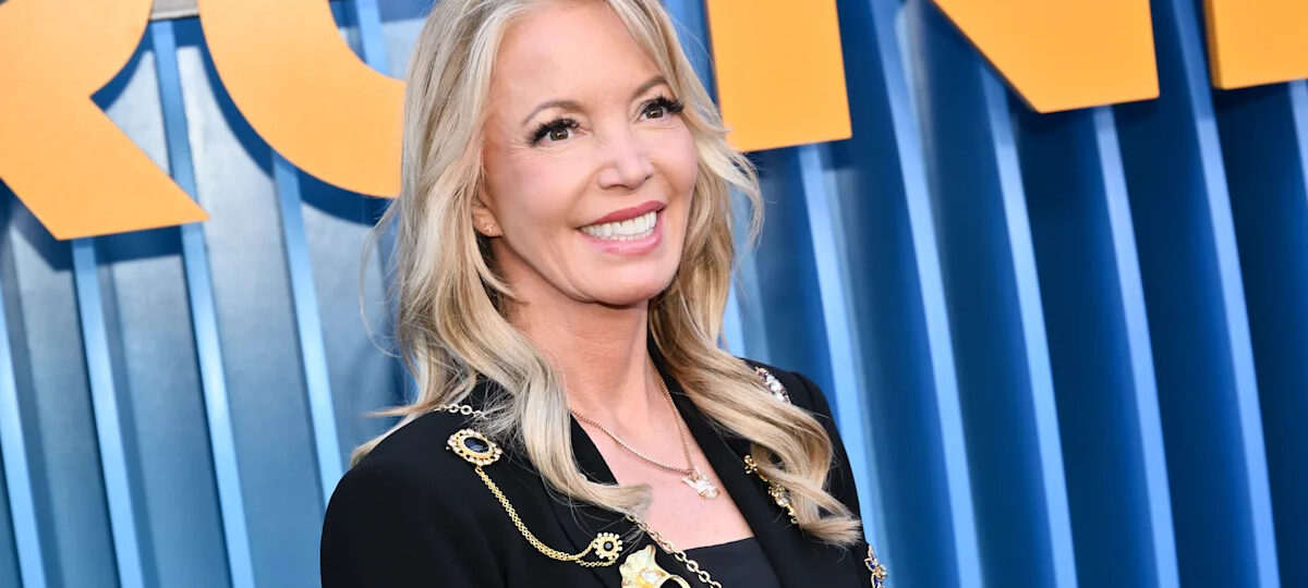 Jeanie Buss reportedly petitions court to block siblings' sale of Lakers stake, remove them as family trustees