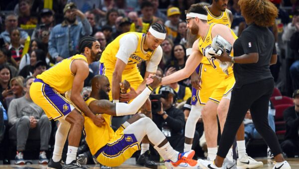 Miami Heat consider former LeBron James teammate for final roster spot after Klay Thompson signing