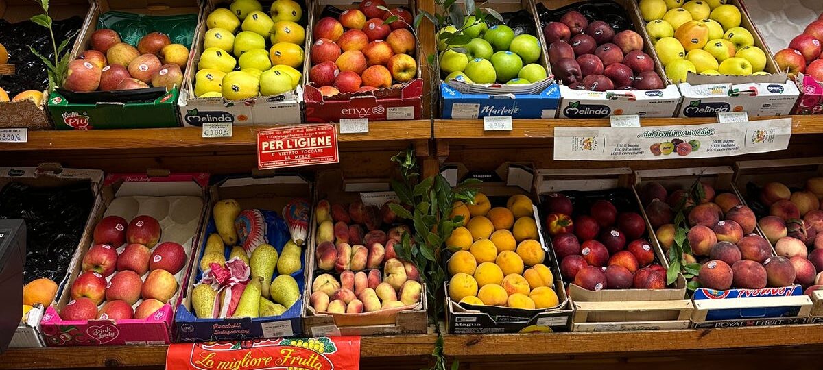 I'm an American who lived in Rome. These were the 6 most surprising things about grocery shopping in Italy.