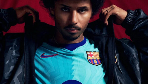 Barça unveil their new third kit