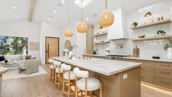 12 things a seasoned interior designer would never have in her own home