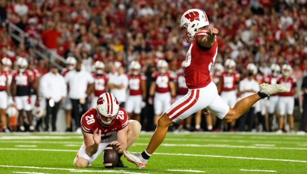 Report: Former Wisconsin kicker eyes return to college football