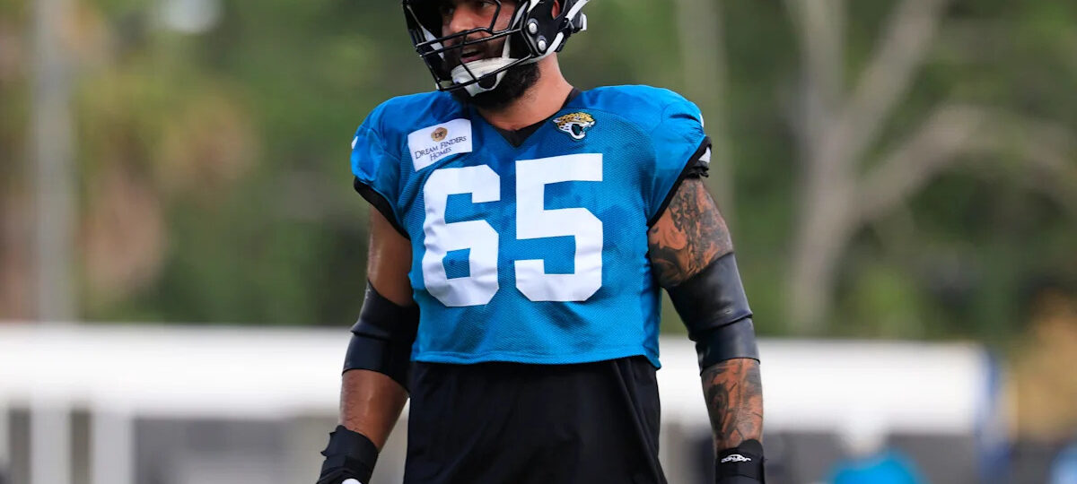 Report: Jaguars offensive lineman undergoes surgery, will 'miss some time'