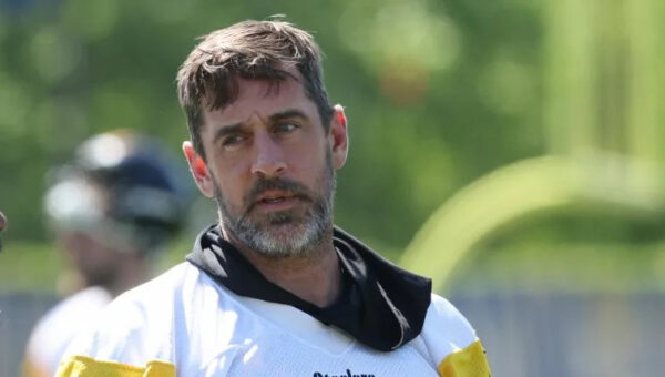 Aaron Rodgers has reason to worry about Steelers' 2026 outlook