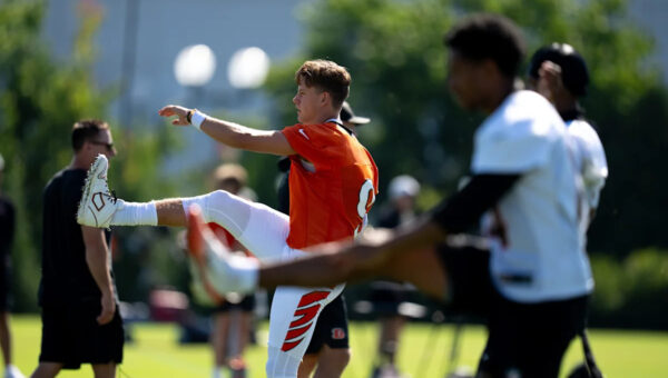 Bengals QB Joe Burrow sent a little challenge to his defense
