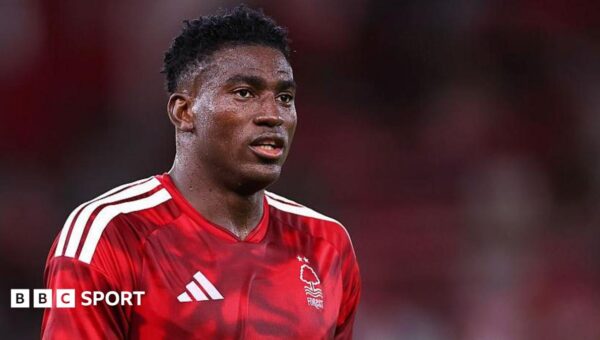 Coventry agree deal for Forest striker Awoniyi