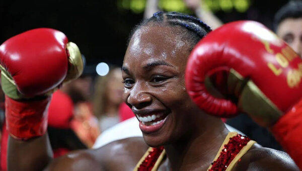 Shields eyes Price after dominant middleweight return
