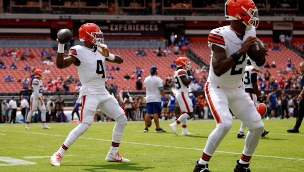 Cleveland fans boo Deshaun Watson as he struggles in return