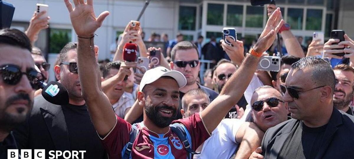 Salah mobbed at airport before Trabzonspor move
