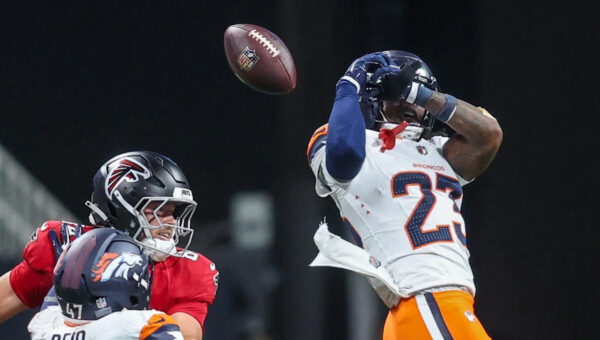 Sean Payton clearly doesn’t like Broncos players wearing sleeves