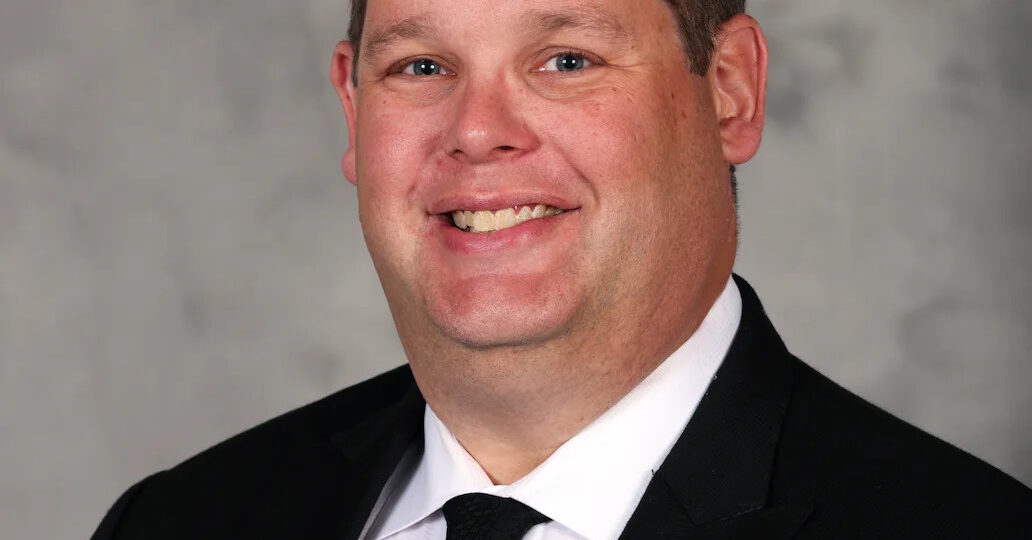 Michigan hockey adds ex-Wings assistant coach Brewer as general manager