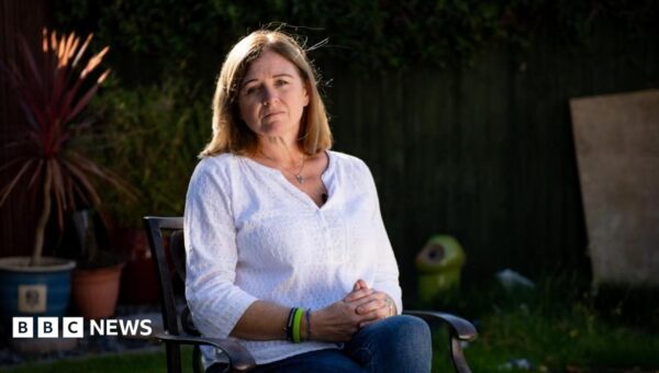 Call with No10 gives us hope, PC Harper's mother says