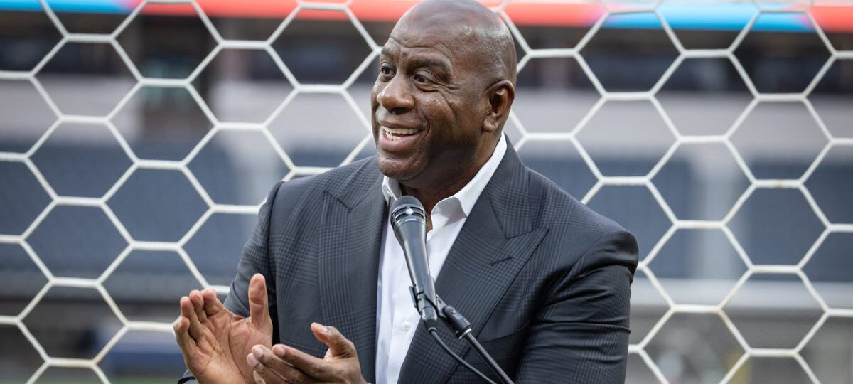 Magic Johnson says why he once ditched his millionaire teammates to talk to a ‘super super billionaire’