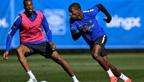 Atletico Madrid in talks with Chelsea over loan for £65m striker