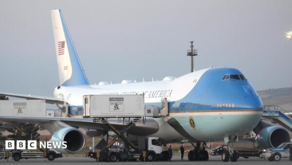 Members of Trump’s cabinet remained on decoy plane, after Trump’s quiet exit