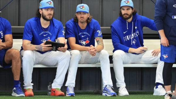 Blue Jays make trade, send 2-time All-Star to Cubs