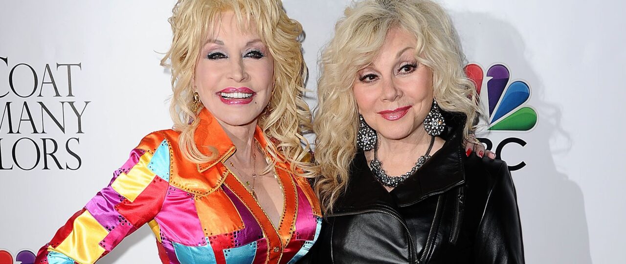Dolly Parton’s Siblings: Her 11 Brothers & Sisters From Oldest to Youngest