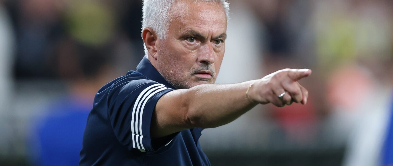 Liverpool face Mourinho obstacle in bid to sign “top drawer” defender
