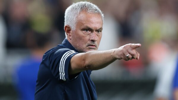 Liverpool face Mourinho obstacle in bid to sign “top drawer” defender