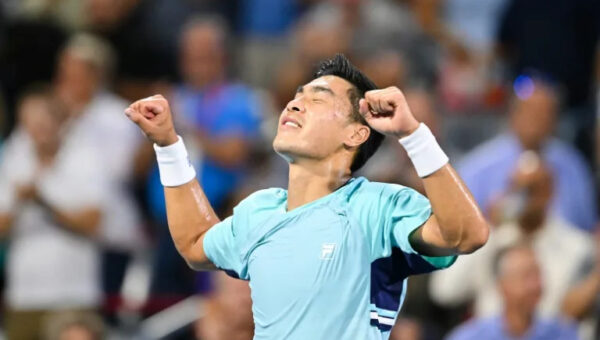 Bloodied but unbowed, defending champ Shelton reaches Montreal final