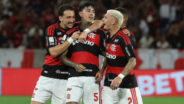 Flamengo seize on leaders’ slip-up, win and focus on Libertadores