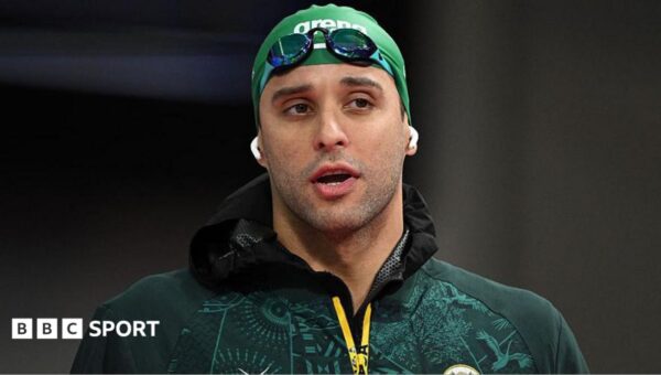 Le Clos’ home destroyed by fire after he sets Commonwealths record