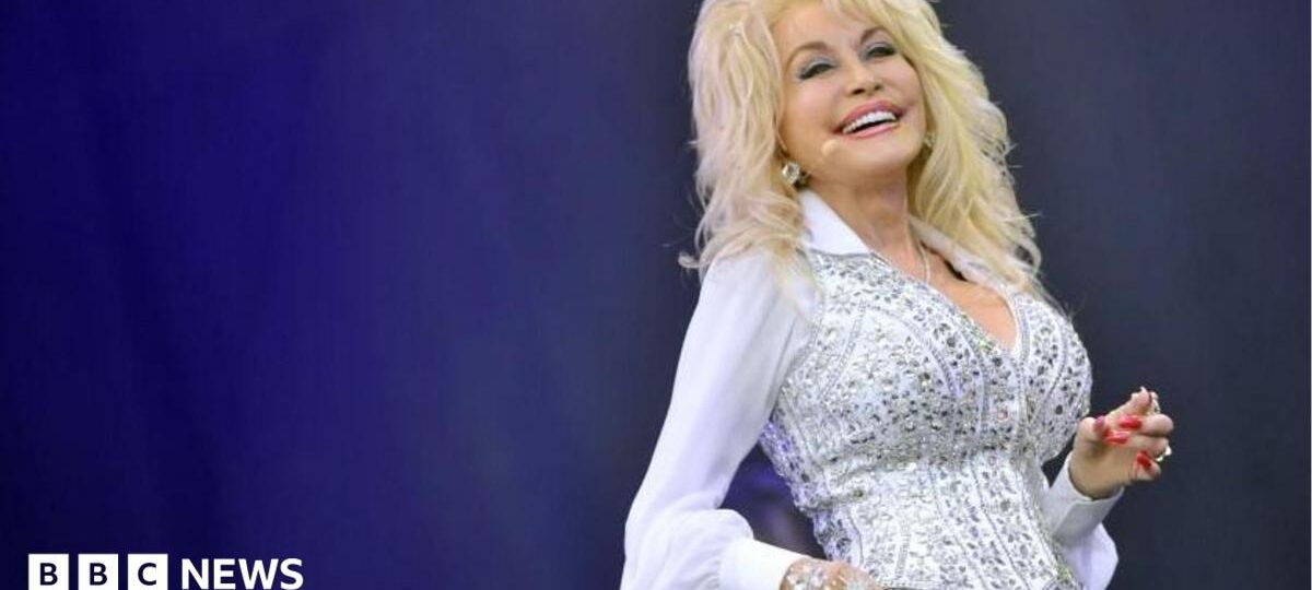 Watch: How Dolly became a fashion icon