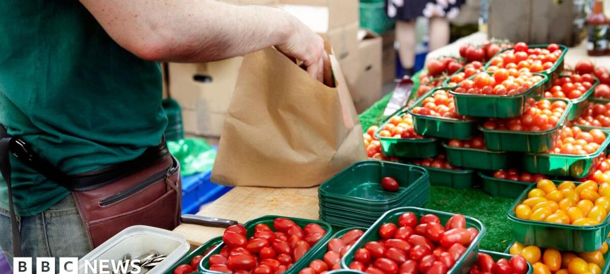 Farmers warn shoppers face smaller and more expensive vegetables due to hot weather