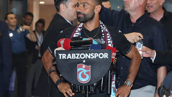 Pyro show at new club: Salah already hailed as a hero