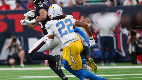Texans rookie TE Marlin Klein lives up to hype in debut vs. Chargers