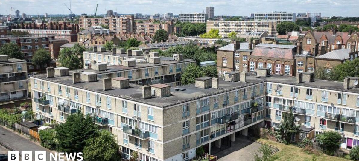 Conservatives pledge to ban foreign nationals from social housing
