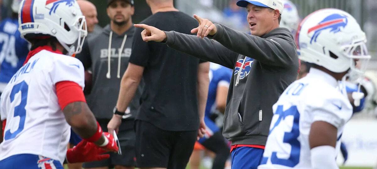 Jim Leonhard already 'blown away' by football culture at Bills camp