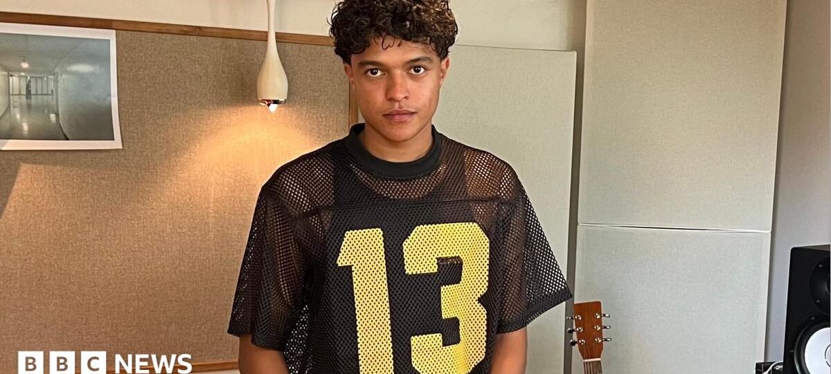 Rising singer Kamal on 'scary' moment he hit up Dave for debut album
