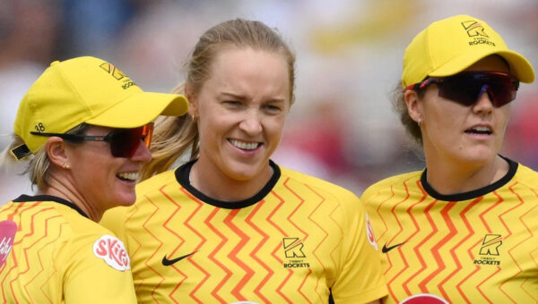 The Hundred final: Trent Rockets bowl first against Sunrisers Leeds