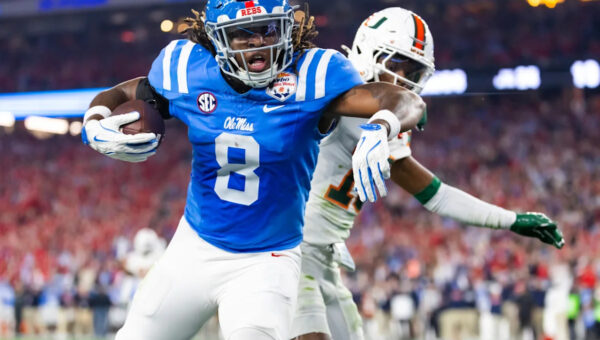 NFL tight end to join LSU to play college football if he clears waivers