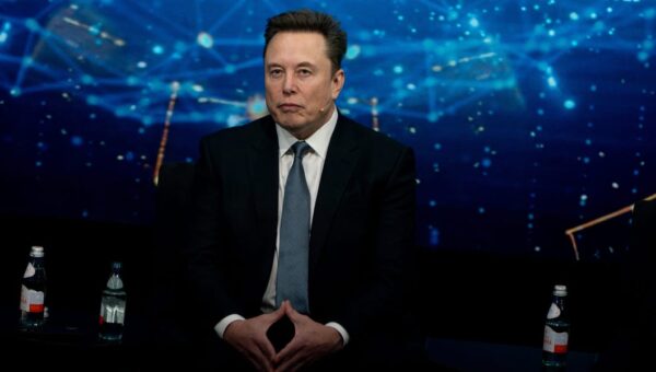 Elon Musk renews his battle with Delta after it snubbed Starlink for Jeff Bezos' Amazon Leo