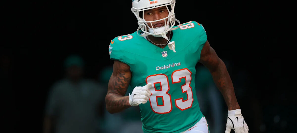 Dolphins free agent signs one-year deal with NFC South team