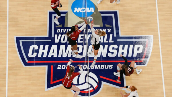No. 6 Wisconsin volleyball vs. No. 7 Louisville: Live updates, score