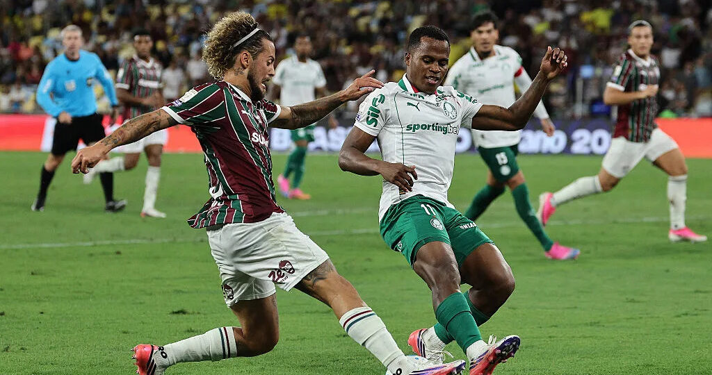 Flu beat Palmeiras, overcome Arias and refereeing row, win again