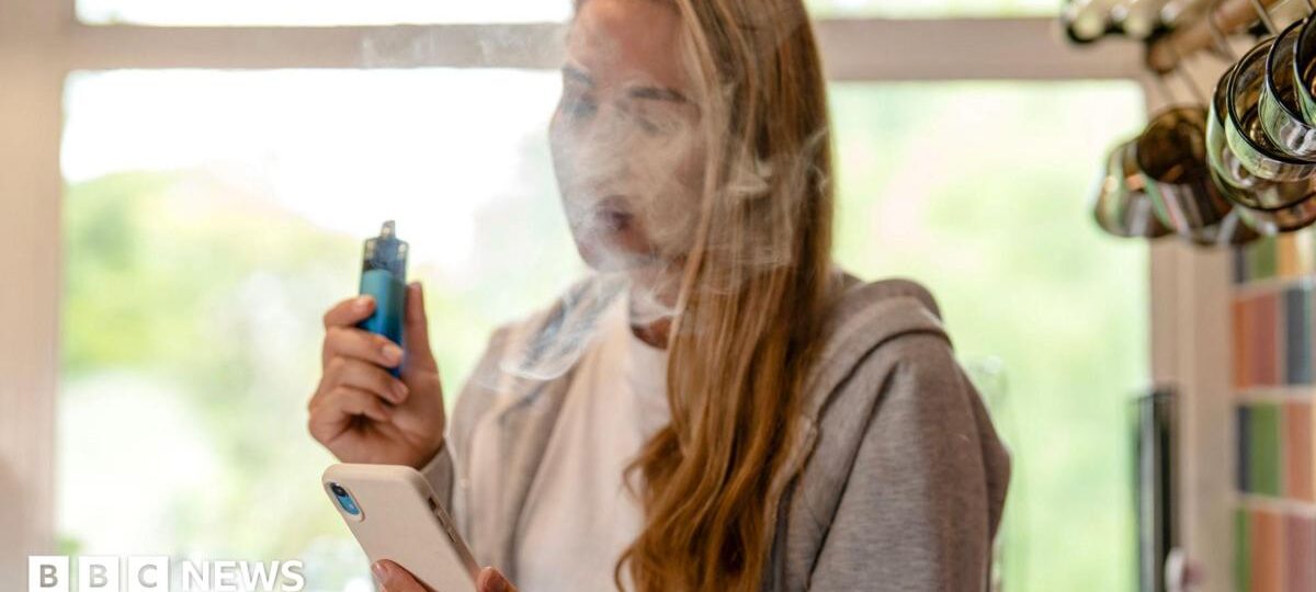 Vapes could lead to health harms in children, doctors warn