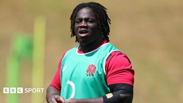 Five players get first England deals in Borthwick shake-up
